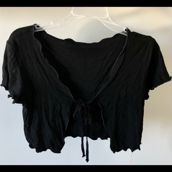 ROMWE Tops - NWT ROMWE Black ribbed crop top